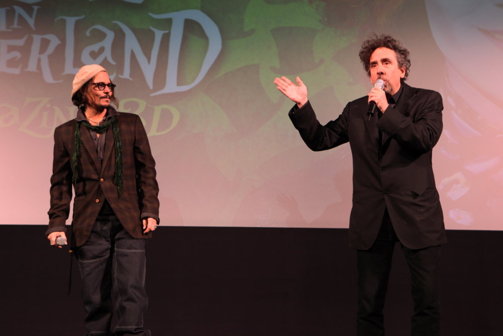 Johnny Depp and Tim Burton at event of Alisa stebuklu salyje (2010)