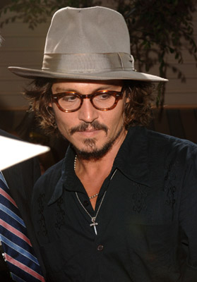 Johnny Depp at event of Karibu piratai: numirelio skrynia (2006)