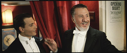 Still of Johnny Depp and Dustin Hoffman in Finding Neverland (2004)