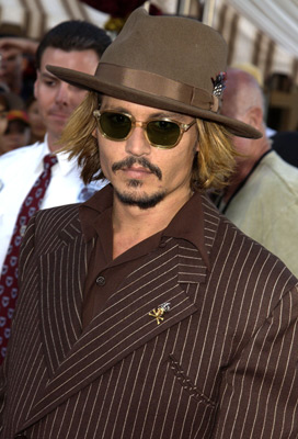 Johnny Depp at event of Karibu piratai: Juodojo perlo prakeiksmas (2003)