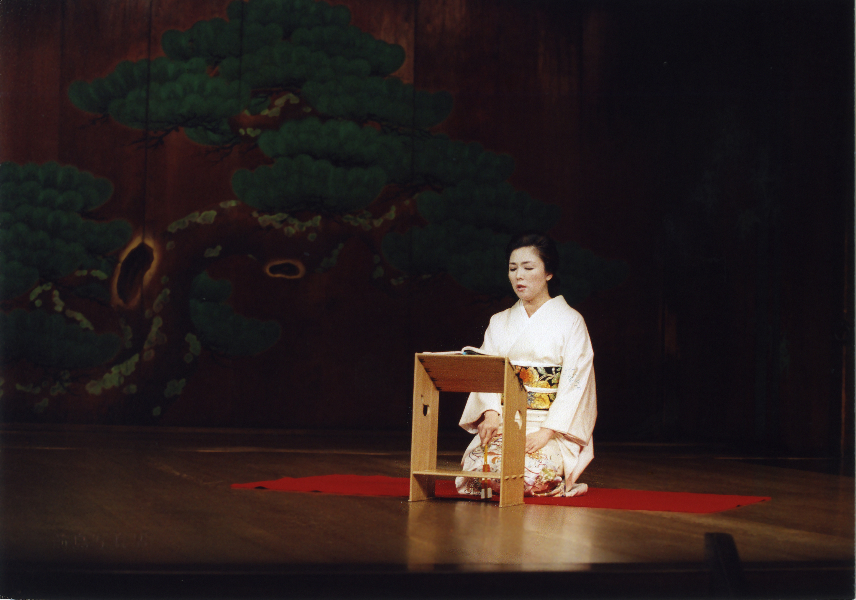 Kimono Singing Traditional Japanese music