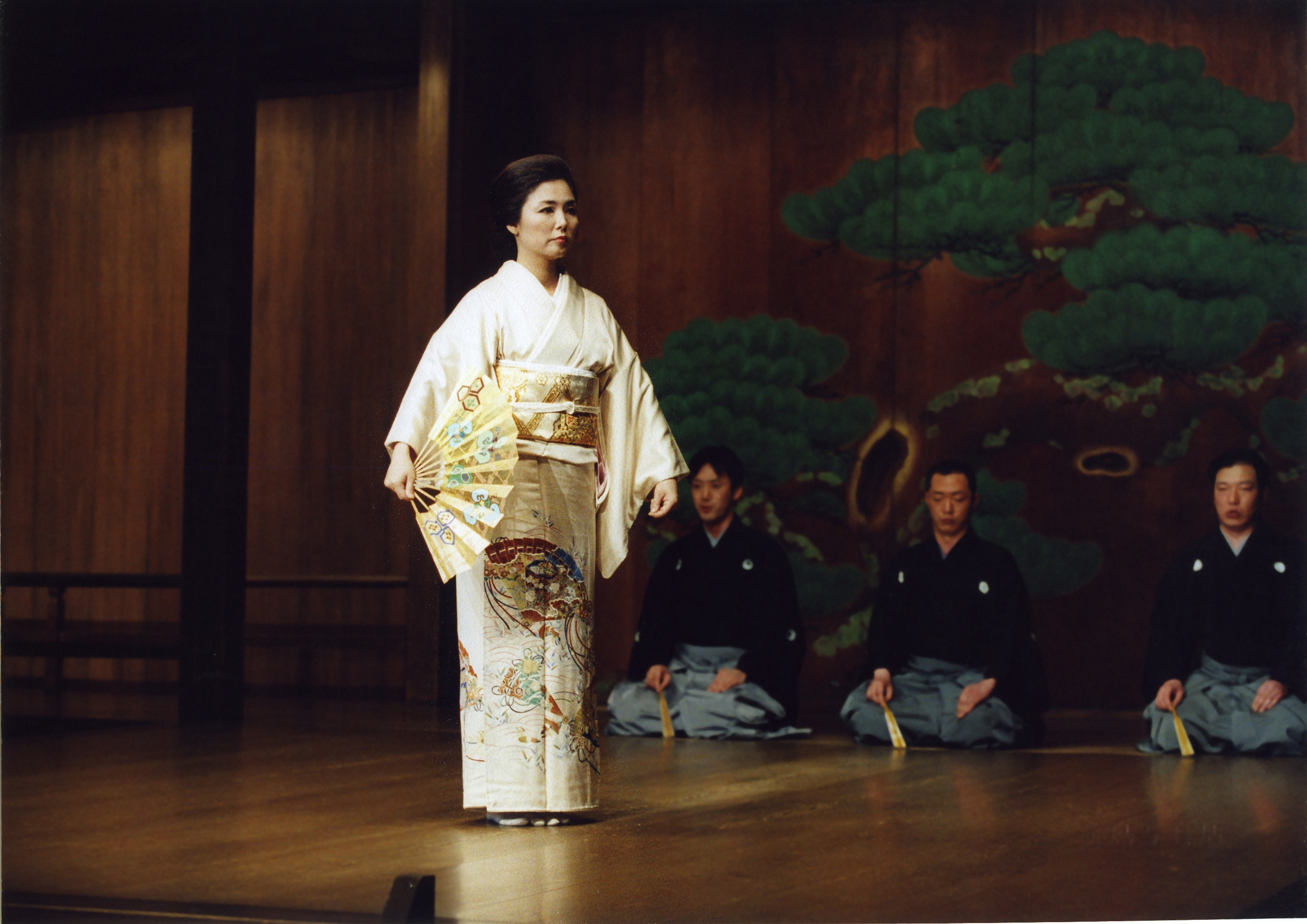 Dancing Traditional Japanese Dance SHIMAI