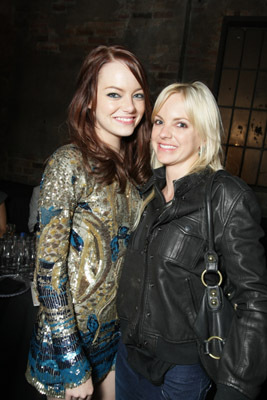 Anna Faris and Emma Stone at event of Easy A (2010)