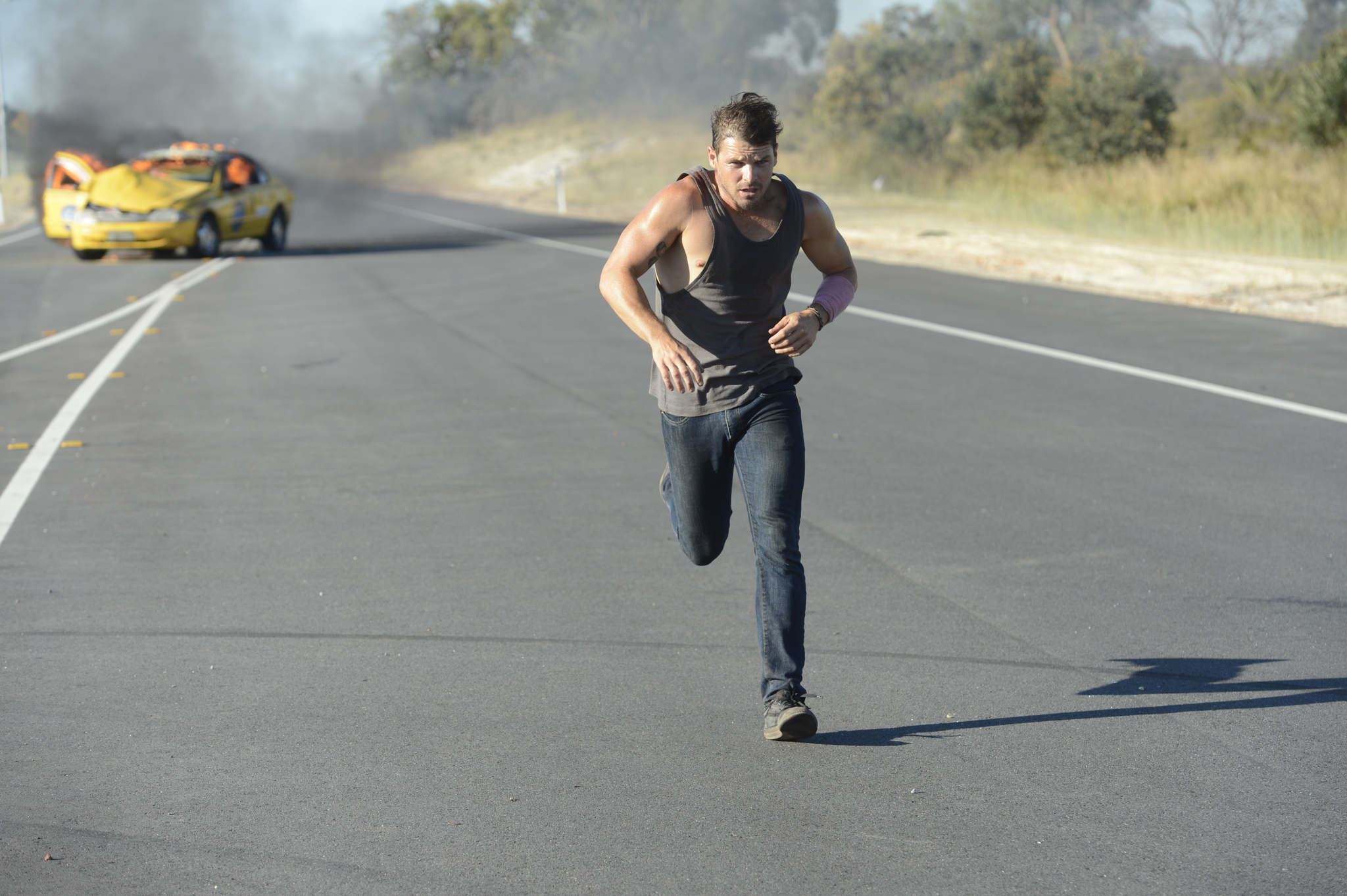 Still of Nathan Phillips and David Dare in These Final Hours (2013)