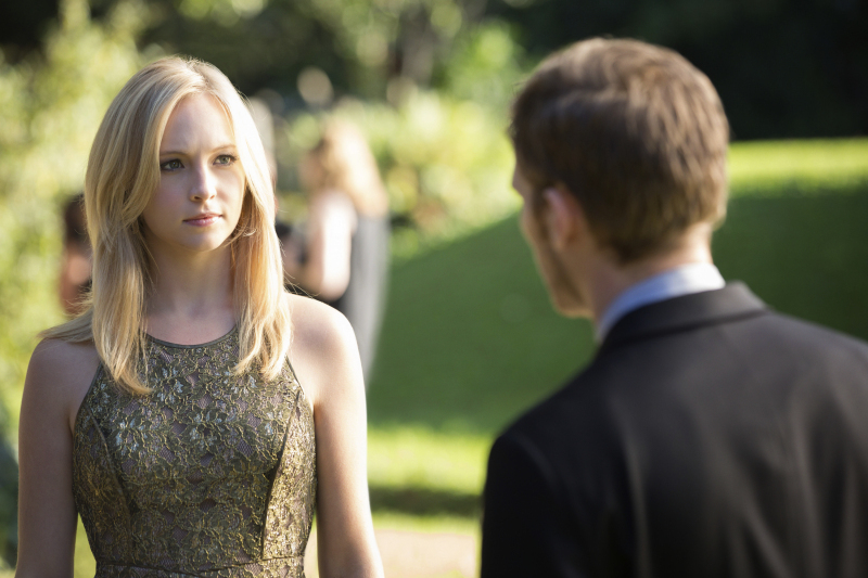 Still of Joseph Morgan and Candice King in Vampyro dienorasciai (2009)