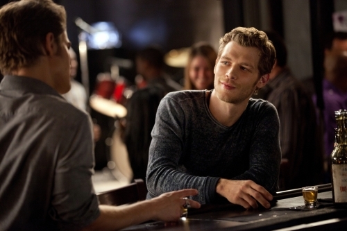 Still of Joseph Morgan and Paul Wesley in Vampyro dienorasciai (2009)