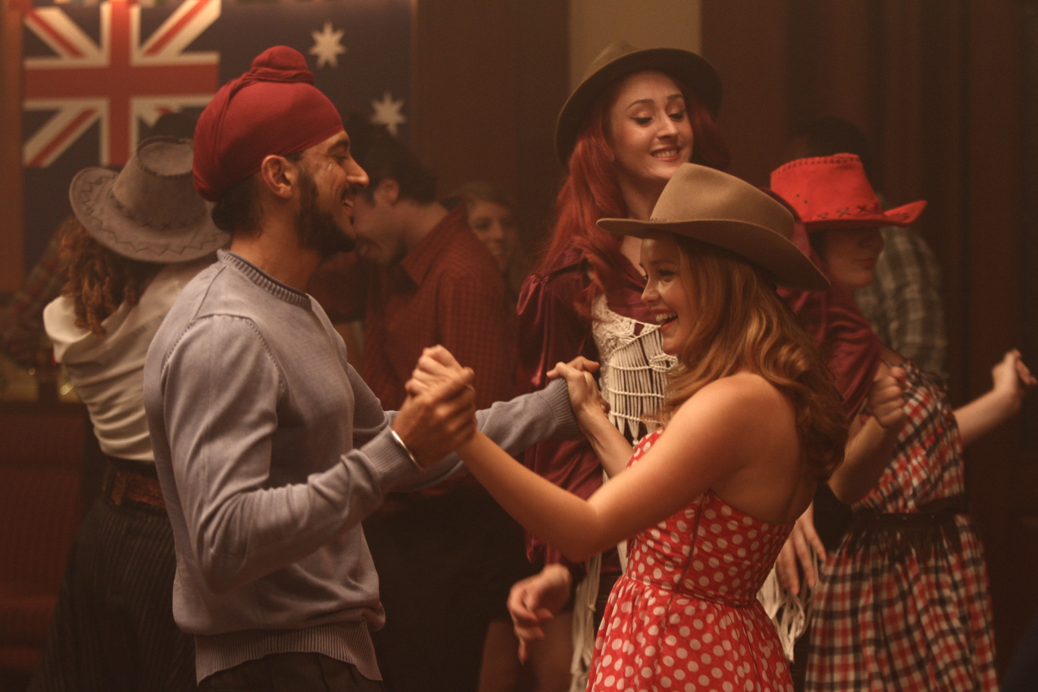 Still of Farhan Akhtar and Rebecca Breeds in Bhaag Milkha Bhaag (2013)