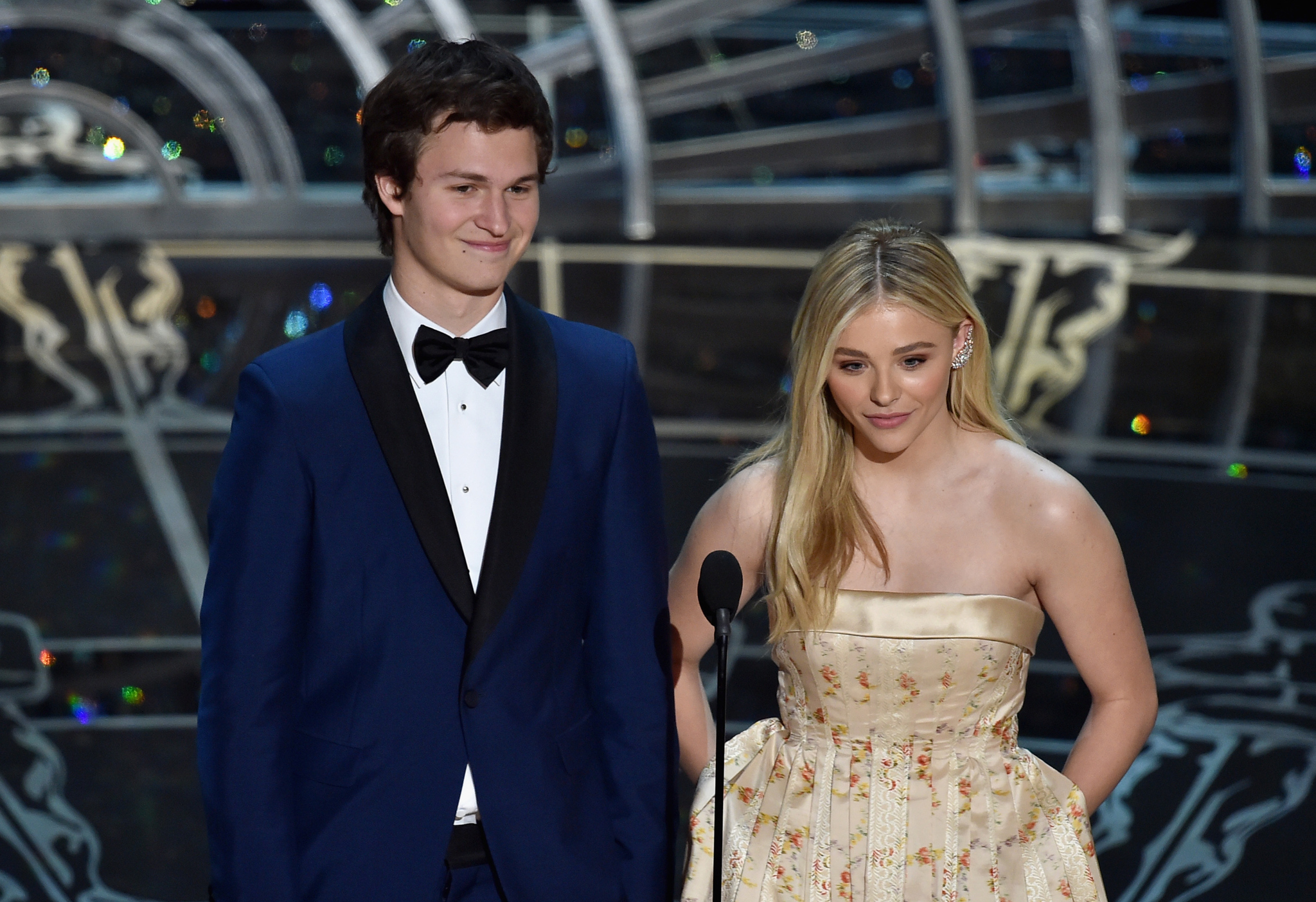 Chloë Grace Moretz and Ansel Elgort at event of The Oscars (2015)