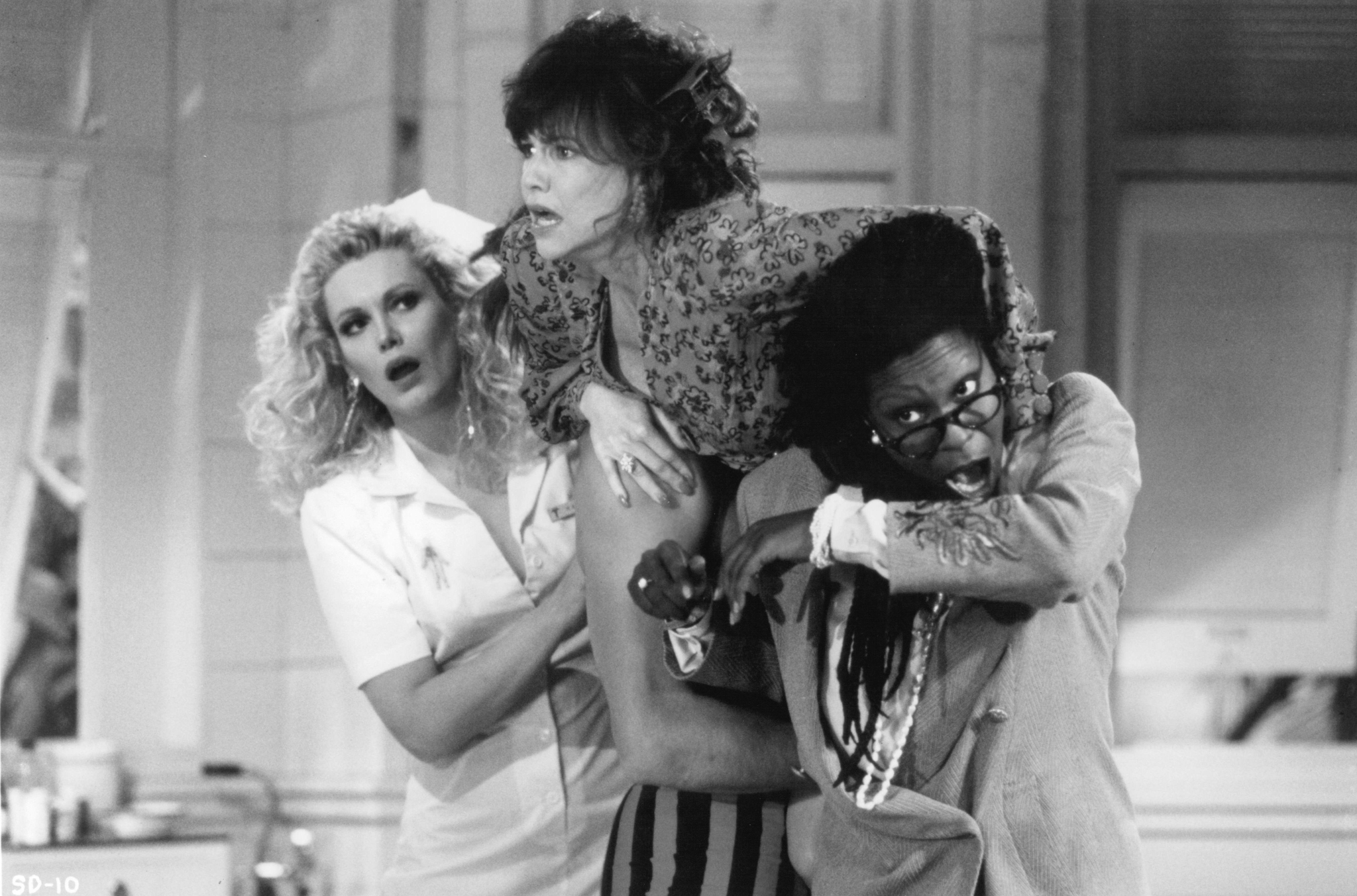 Still of Whoopi Goldberg, Sally Field and Cathy Moriarty in Soapdish (1991)