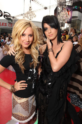 Ashley Tisdale and Katy Perry at event of This Is It (2009)