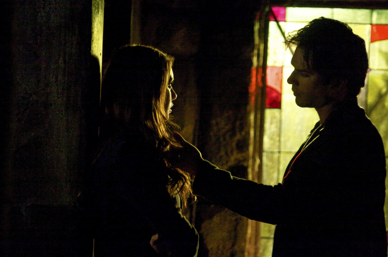 Still of Ian Somerhalder and Nina Dobrev in Vampyro dienorasciai (2009)