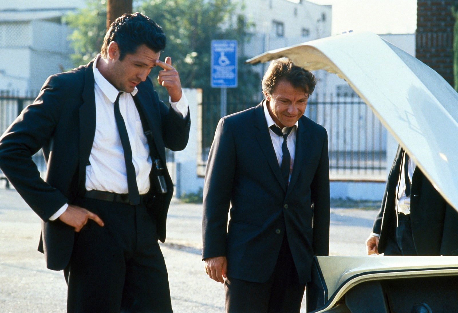 Still of Harvey Keitel and Michael Madsen in Pasiute sunys (1992)