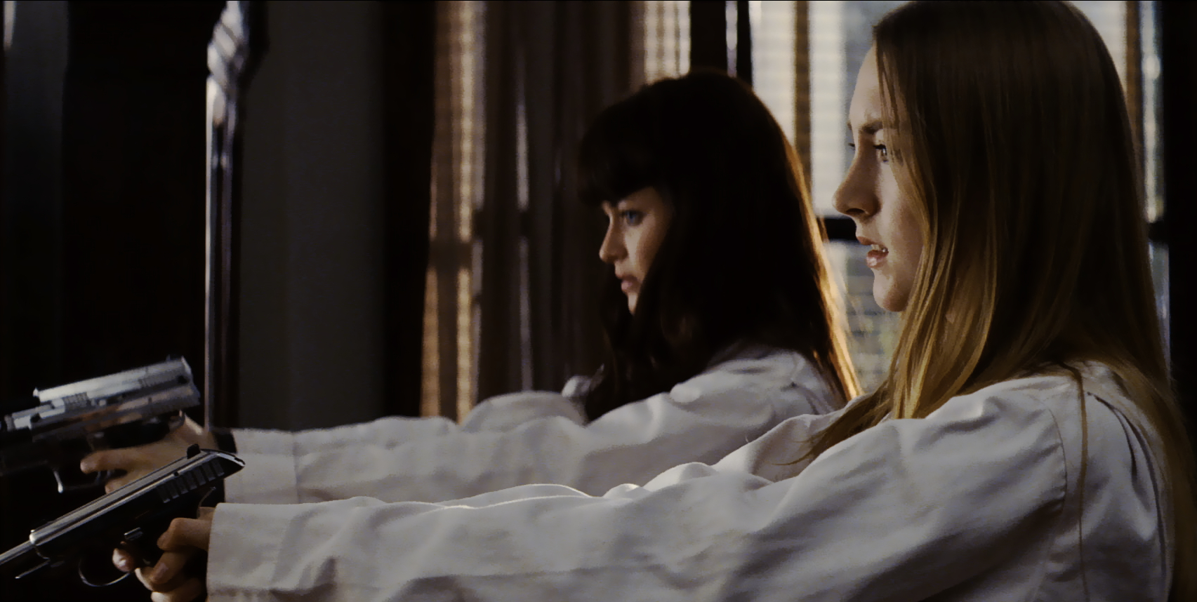 Still of Alexis Bledel and Saoirse Ronan in Violeta ir Deizi (2011)