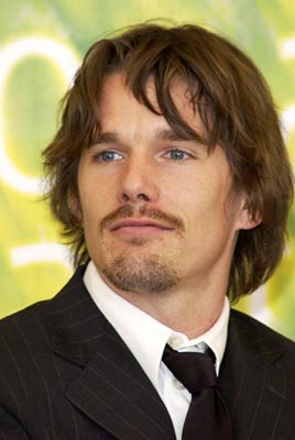 Ethan Hawke at event of Isbandymu diena (2001)