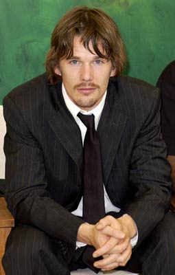 Ethan Hawke at event of Isbandymu diena (2001)