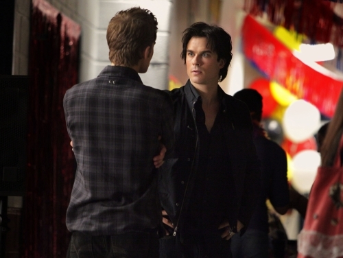 Still of Ian Somerhalder and Paul Wesley in Vampyro dienorasciai (2009)