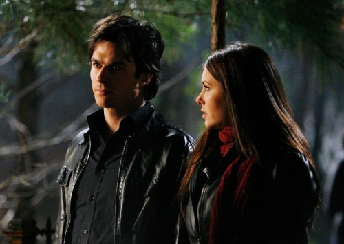 Still of Ian Somerhalder and Nina Dobrev in Vampyro dienorasciai (2009)