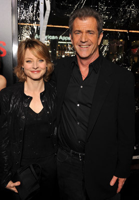 Jodie Foster and Mel Gibson at event of Edge of Darkness (2010)