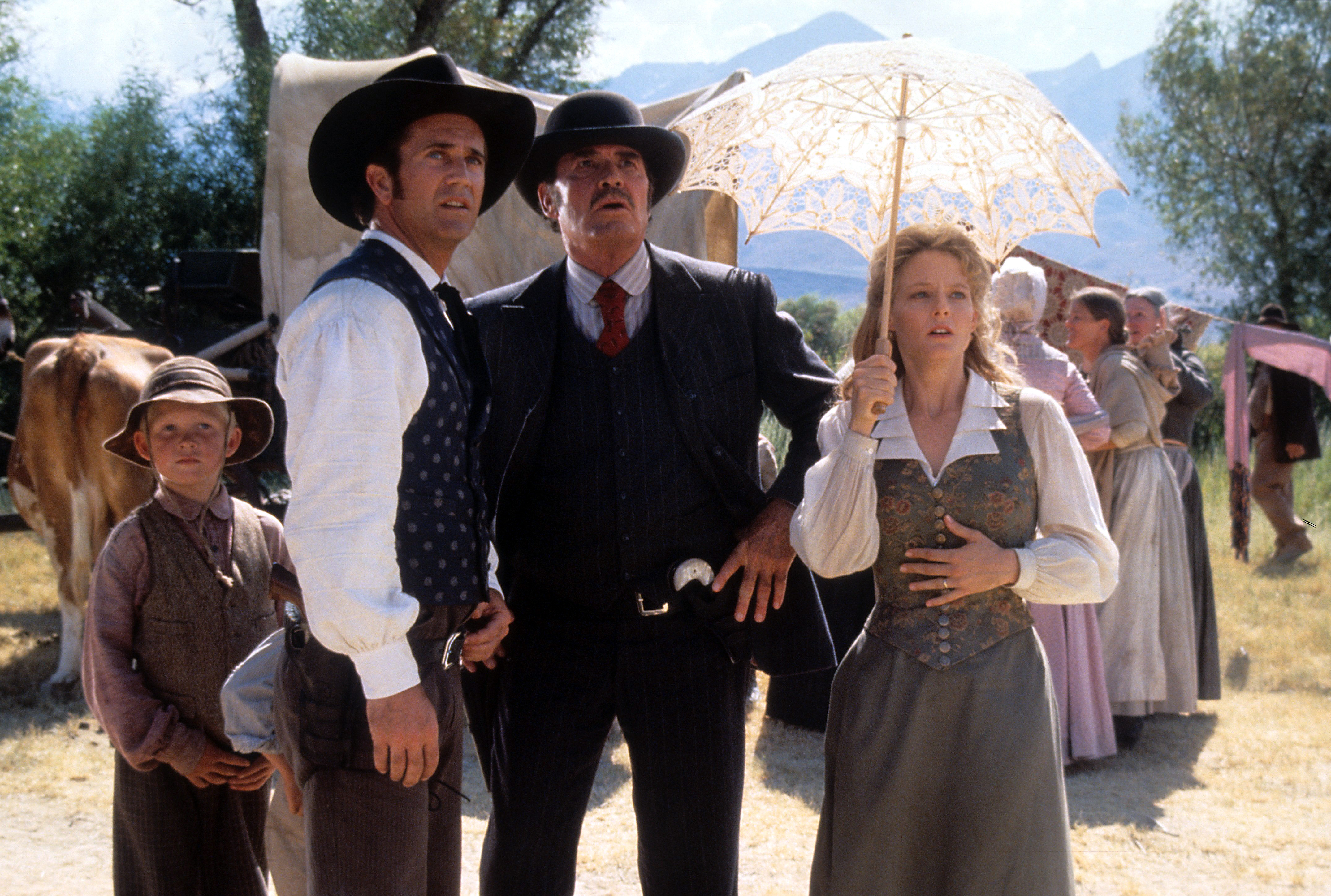 Still of Jodie Foster, Mel Gibson and James Garner in Maverikas (1994)