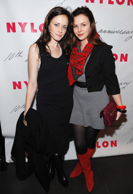 Alexis Bledel and Amber Tamblyn