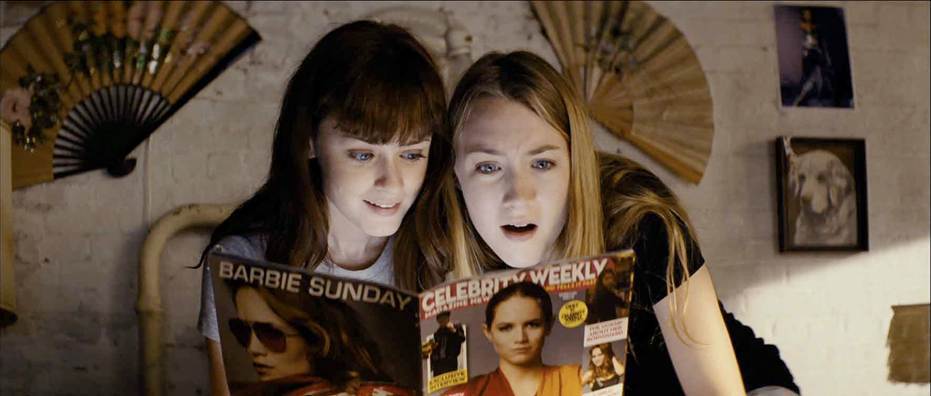 Still of Alexis Bledel and Saoirse Ronan in Violeta ir Deizi (2011)