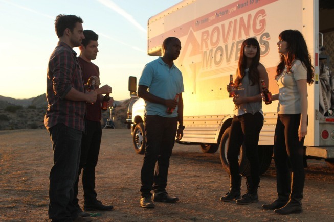 Still of Zooey Deschanel, Max Greenfield, Hannah Simone, Lamorne Morris and Jake Johnson in New Girl (2011)