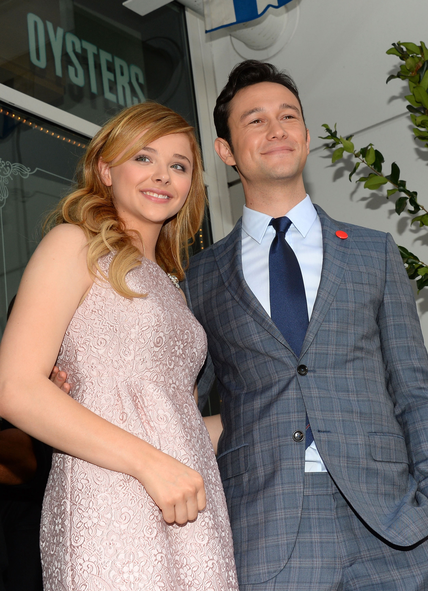 Joseph Gordon-Levitt and Chloë Grace Moretz at event of Kere (2013)