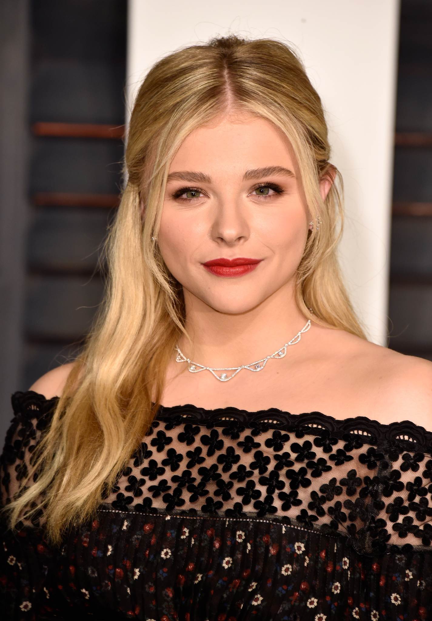 Chloë Grace Moretz at event of The Oscars (2015)