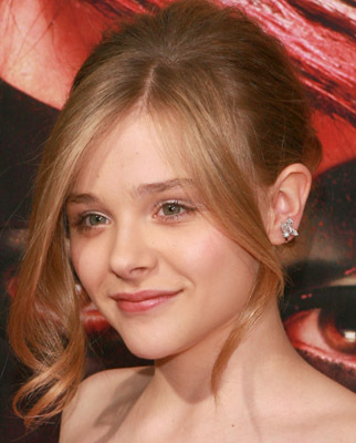 Chloë Grace Moretz at event of Ateini cia arba gausi i duda! (2010)