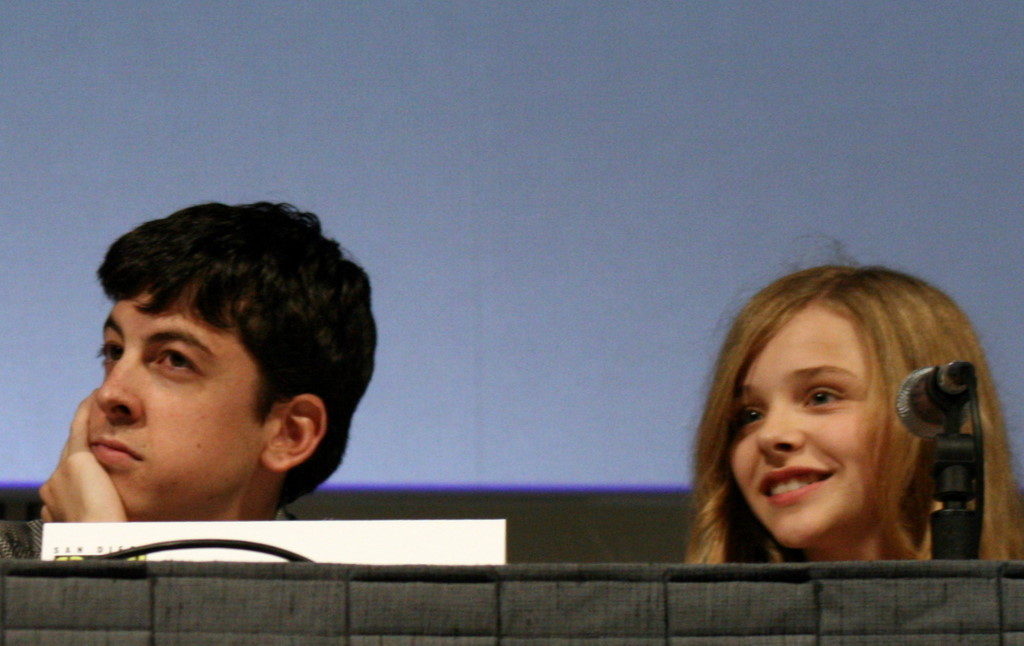 Chloë Grace Moretz and Christopher Mintz-Plasse at event of Ateini cia arba gausi i duda! (2010)