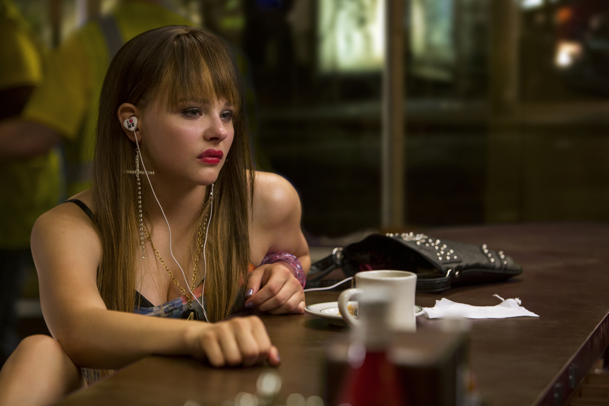 Still of Chloë Grace Moretz in Ekvalaizeris (2014)