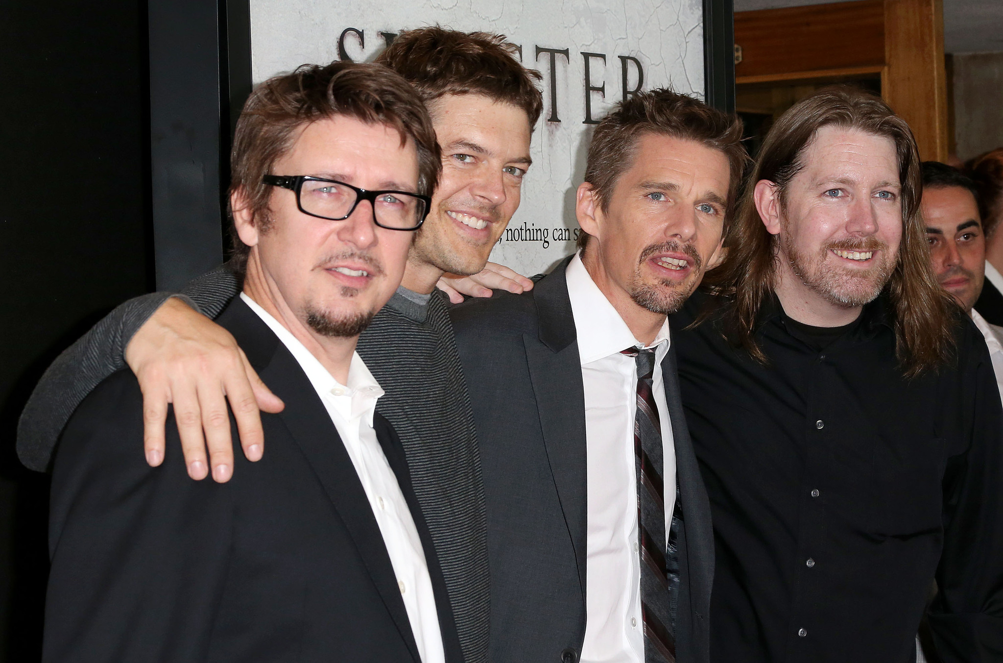 Ethan Hawke, Jason Blum, Scott Derrickson and C. Robert Cargill at event of Gresmingas (2012)