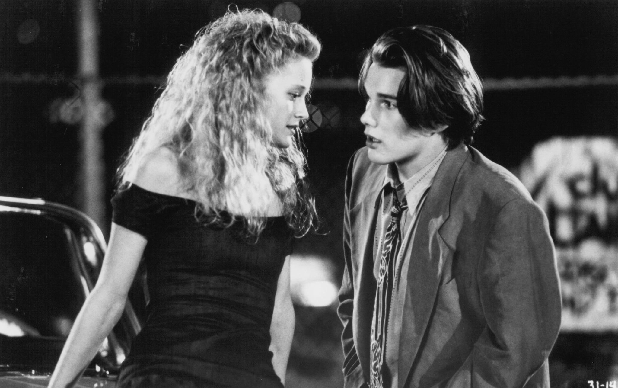 Still of Ethan Hawke and Teri Polo in Mystery Date (1991)