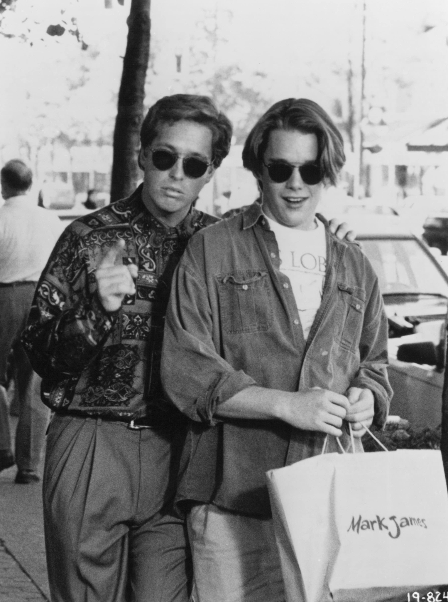 Still of Ethan Hawke and Brian McNamara in Mystery Date (1991)