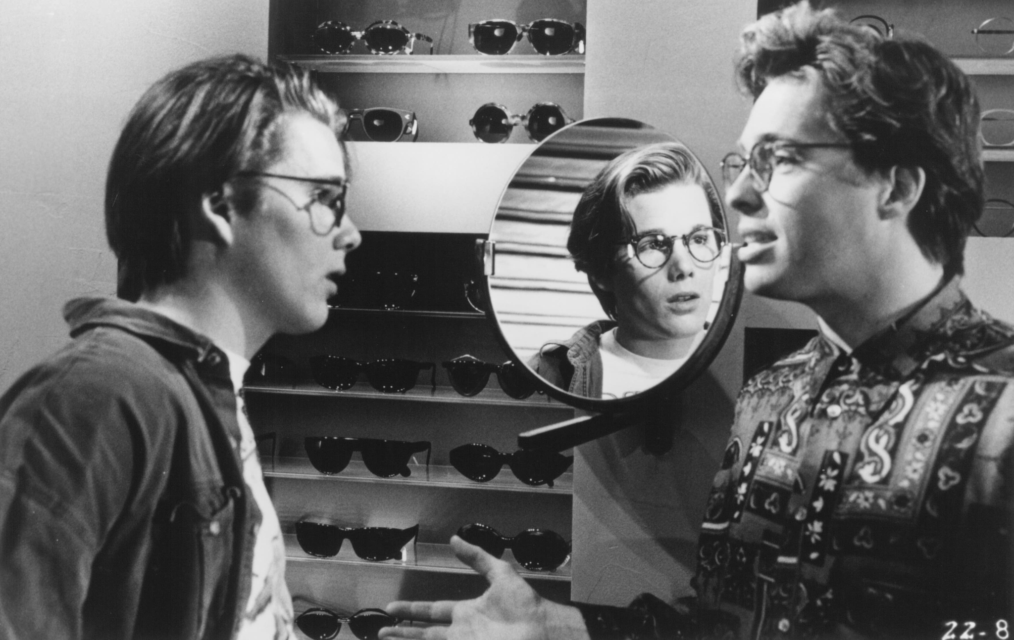 Still of Ethan Hawke and Brian McNamara in Mystery Date (1991)