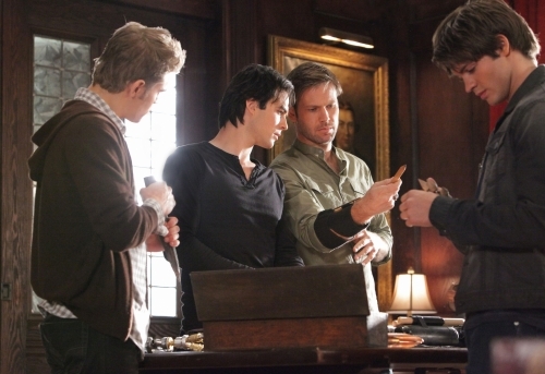Still of Matthew Davis, Ian Somerhalder, Paul Wesley and Steven R. McQueen in Vampyro dienorasciai (2009)