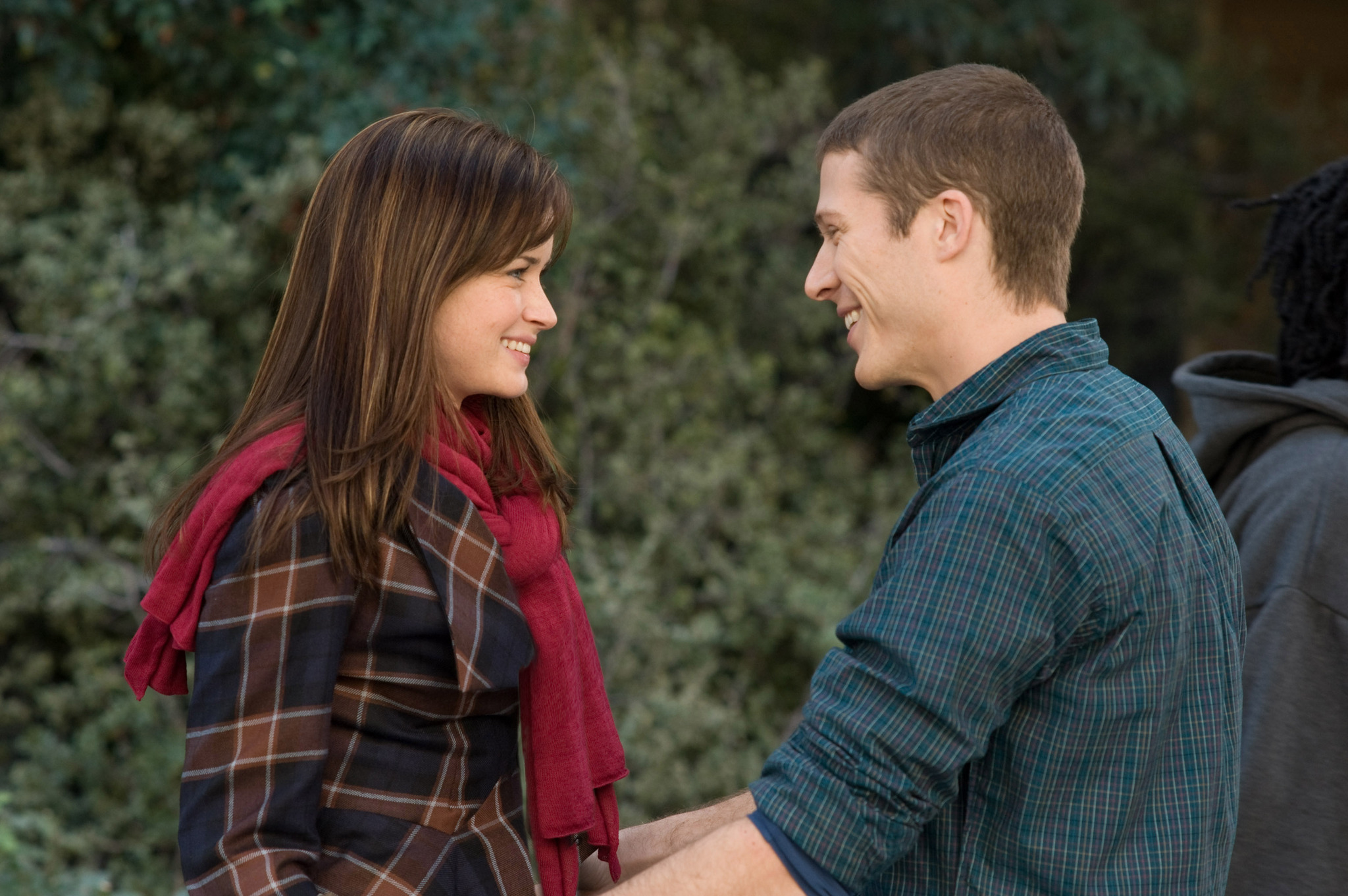 Still of Alexis Bledel and Zach Gilford in Post Grad (2009)