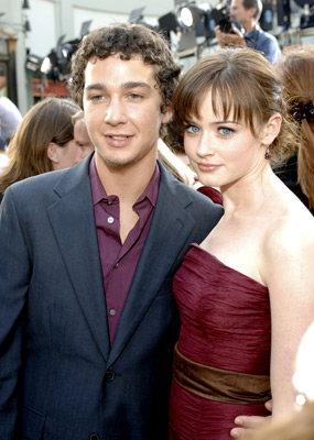 Alexis Bledel and Shia LaBeouf at event of The Sisterhood of the Traveling Pants (2005)