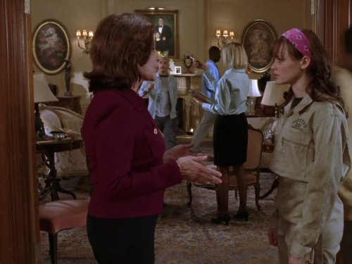 Still of Kelly Bishop and Alexis Bledel in Gilmore Girls (2000)