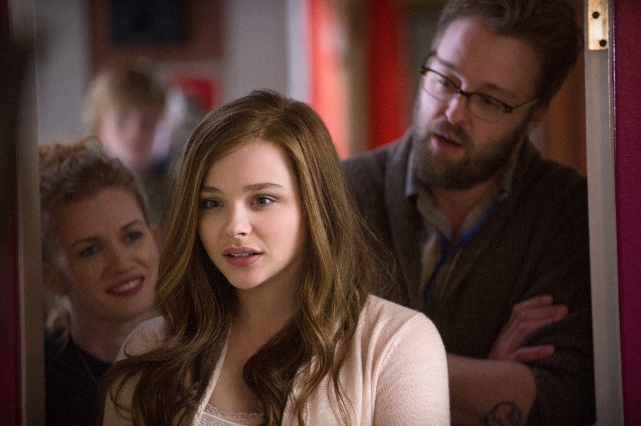 Still of Mireille Enos, Joshua Leonard and Chloë Grace Moretz in Jei pasilikciau (2014)