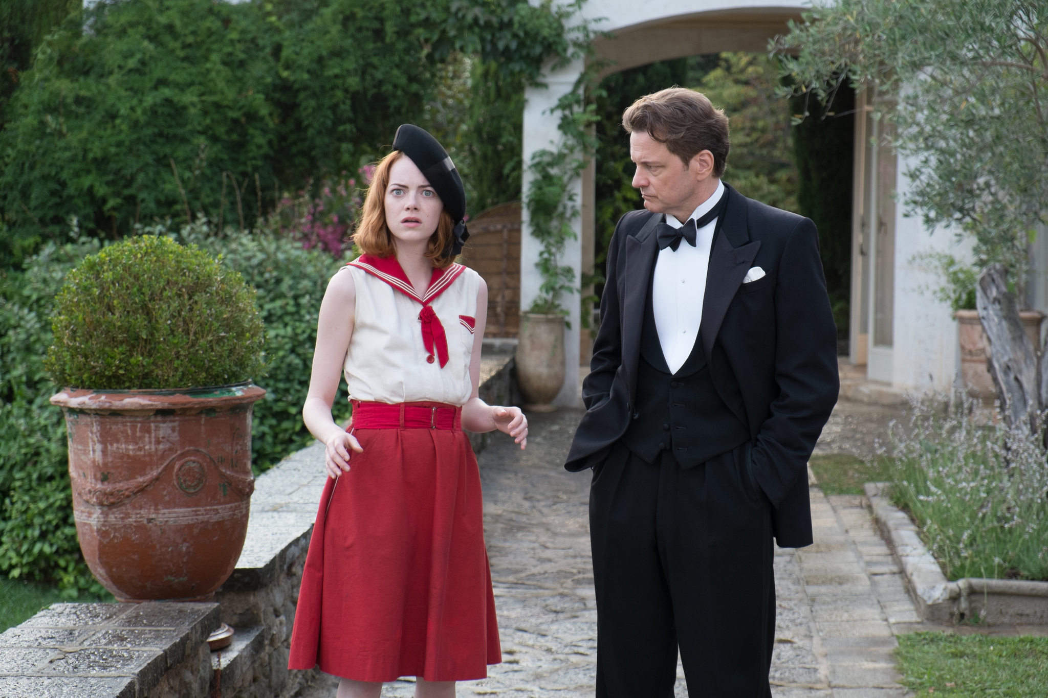 Still of Colin Firth and Emma Stone in Menesienos magija (2014)