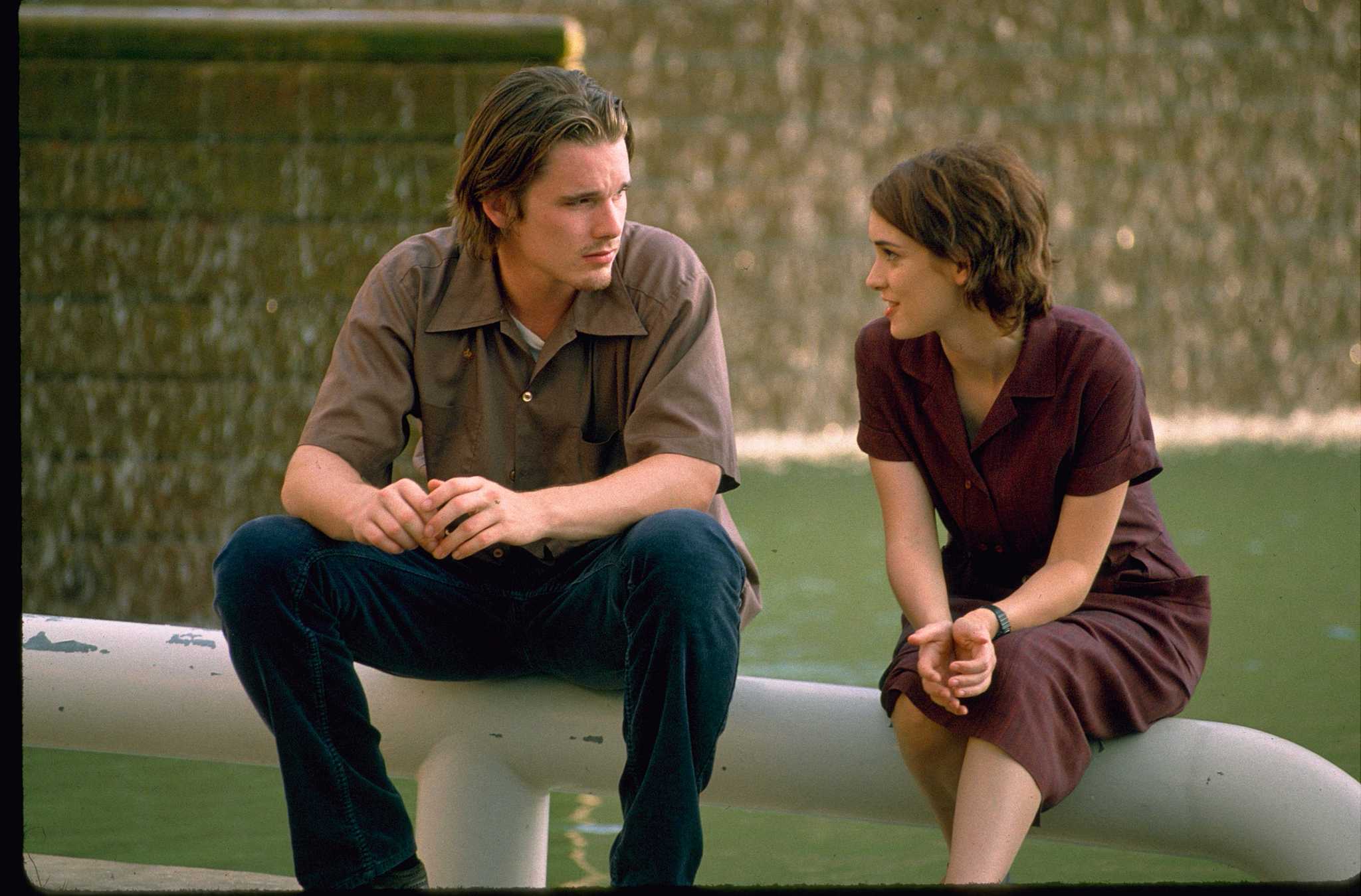 Still of Ethan Hawke and Winona Ryder in Reality Bites (1994)