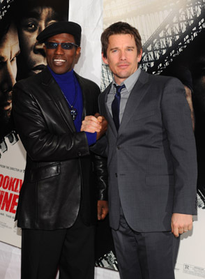 Ethan Hawke and Wesley Snipes at event of Brooklyn's Finest (2009)