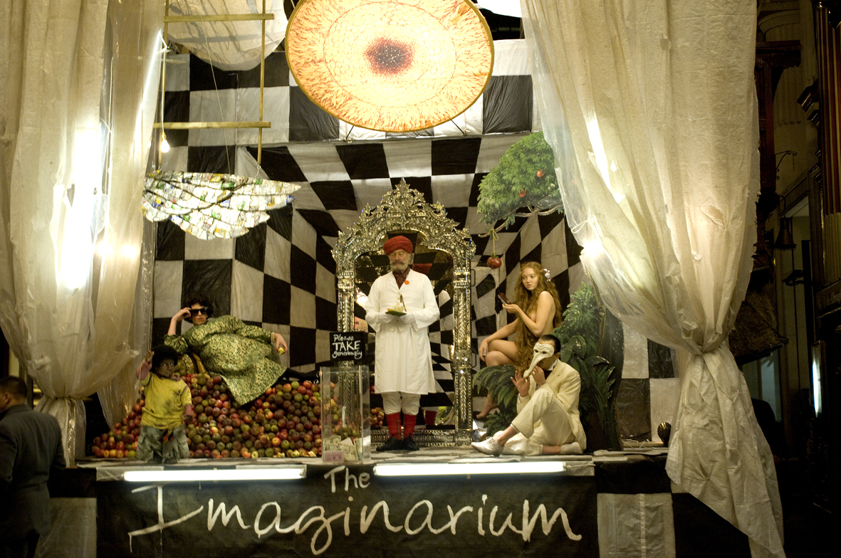 Still of Christopher Plummer, Heath Ledger, Verne Troyer, Andrew Garfield and Lily Cole in The Imaginarium of Doctor Parnassus (2009)