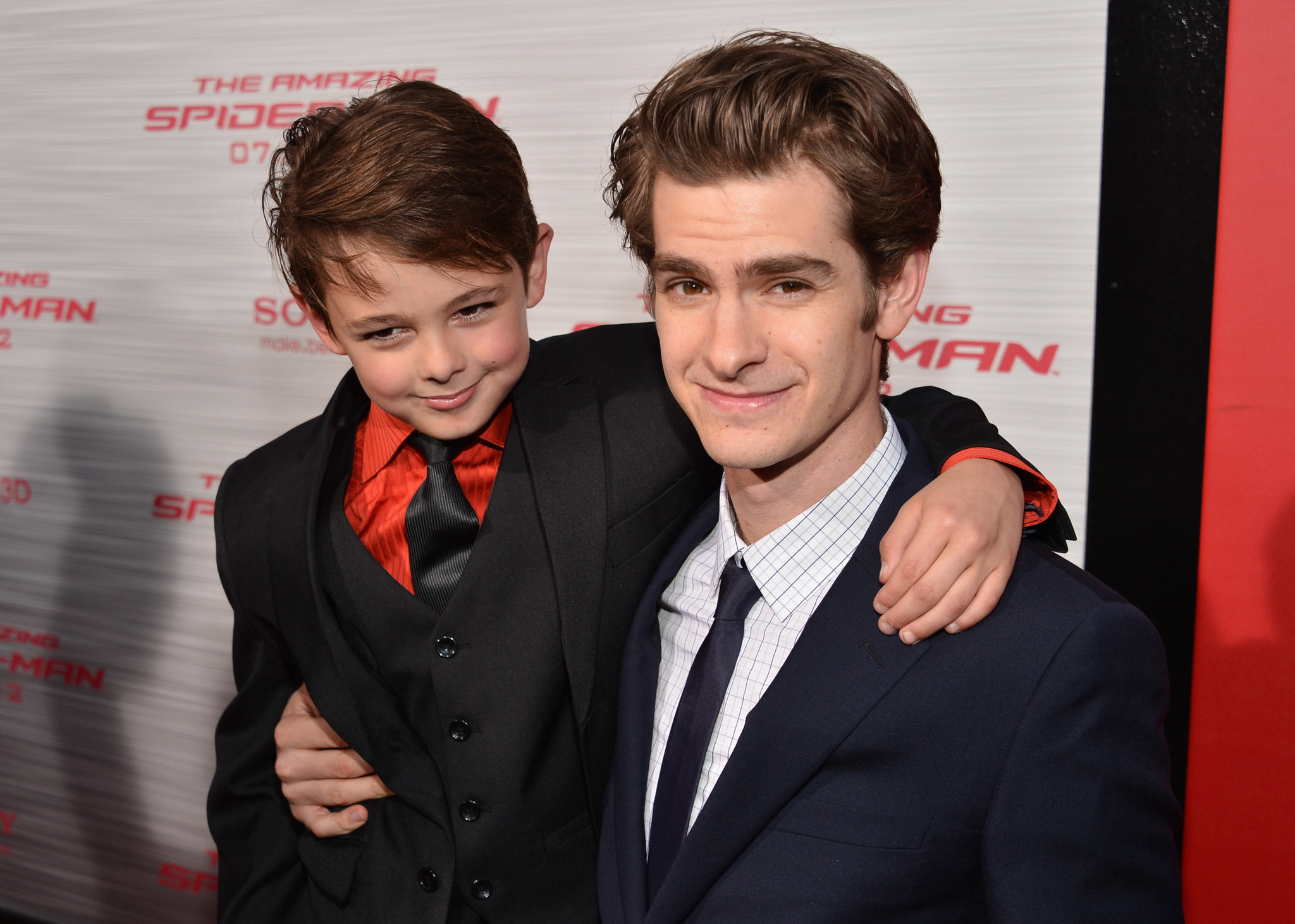 Max Charles and Andrew Garfield at event of Nepaprastas Zmogus-Voras (2012)