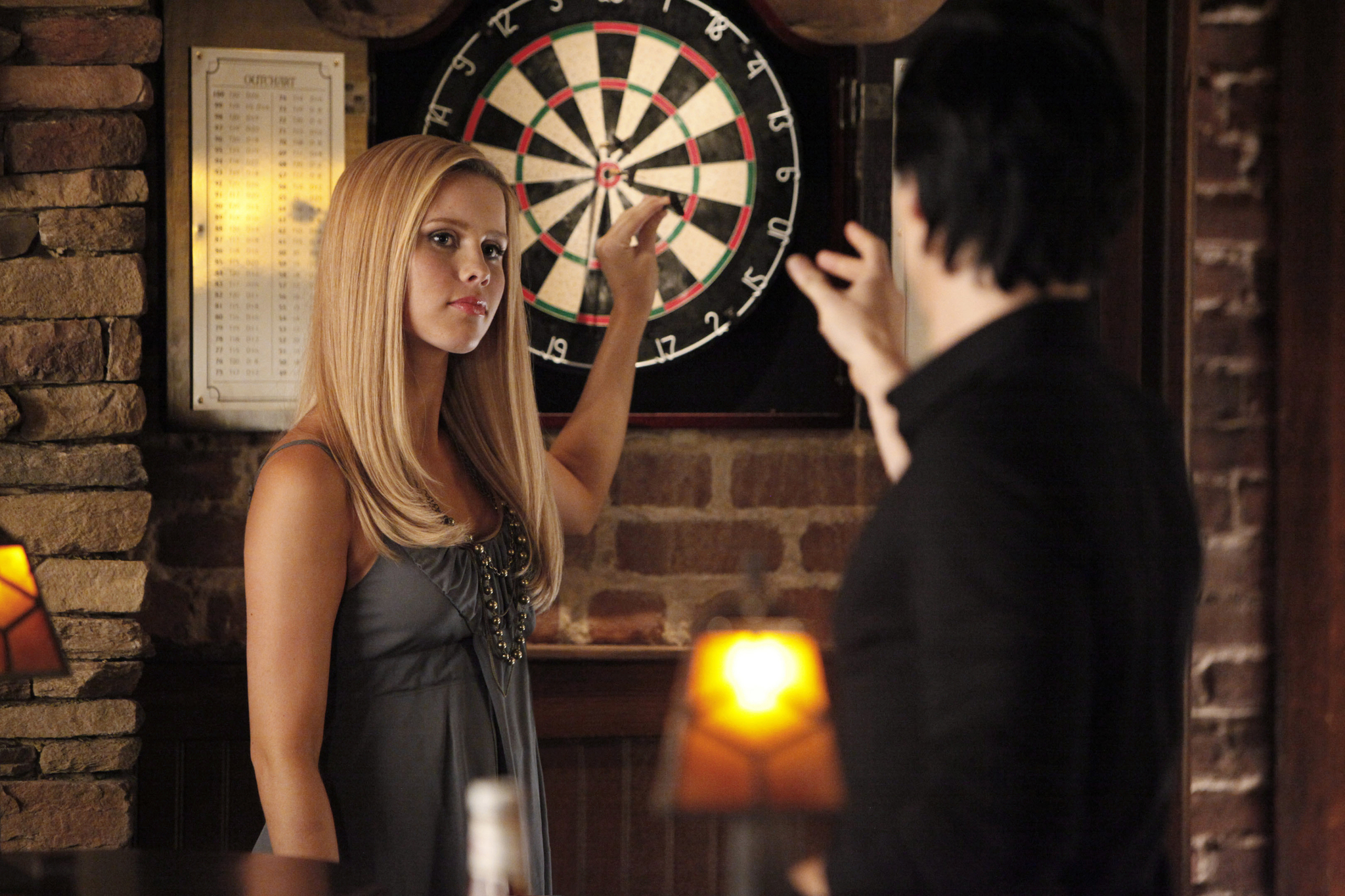 Still of Ian Somerhalder and Claire Holt in Vampyro dienorasciai (2009)