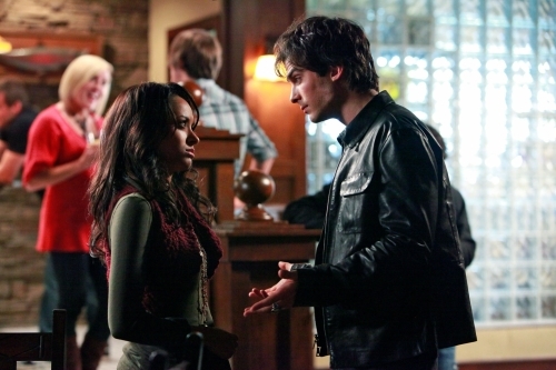 Still of Kat Graham and Ian Somerhalder in Vampyro dienorasciai (2009)