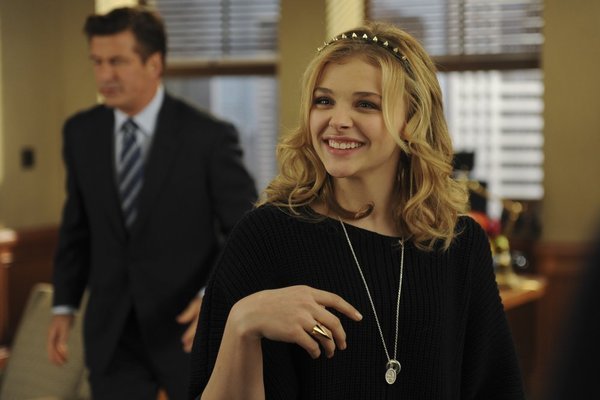 Still of Alec Baldwin and Chloë Grace Moretz in 30 Rock (2006)