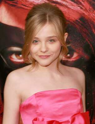 Chloë Grace Moretz at event of Ateini cia arba gausi i duda! (2010)