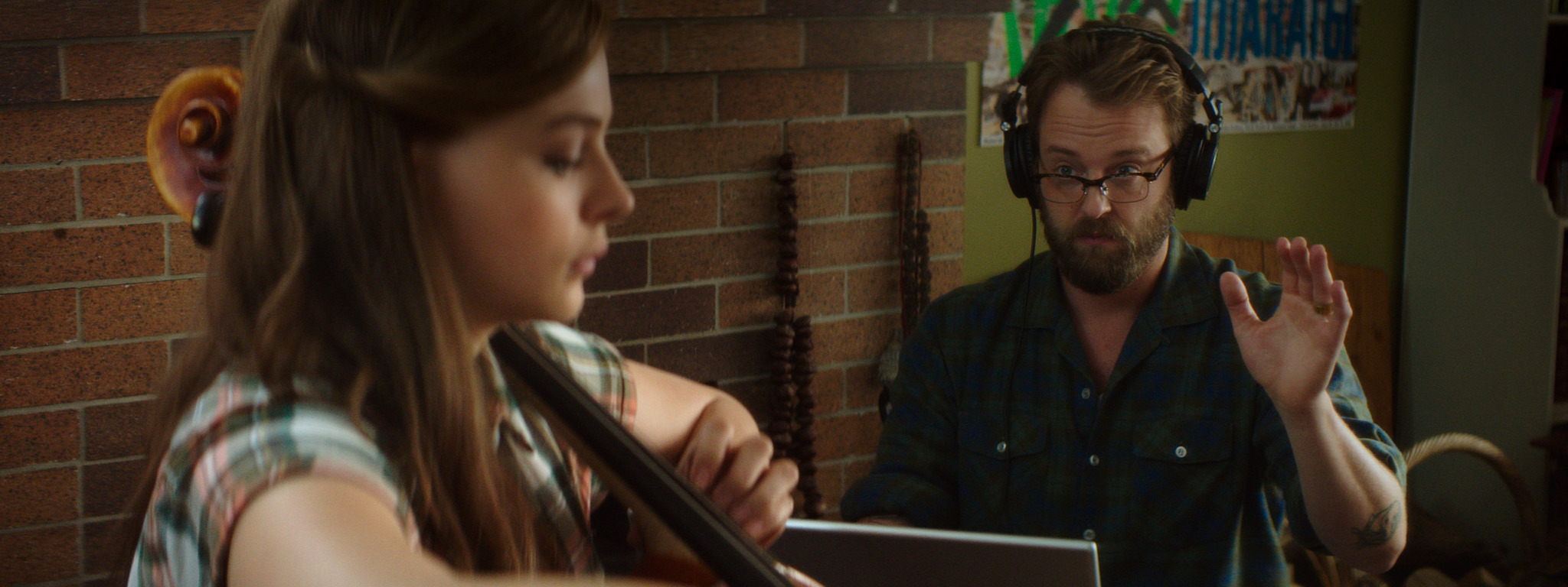 Still of Joshua Leonard and Chloë Grace Moretz in Jei pasilikciau (2014)